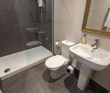 4 bedroom terraced house to rent - Photo 5