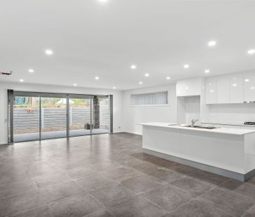Spacious Home in Calderwood! - Photo 4