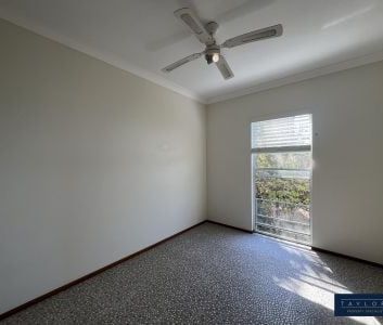 Charming 3-Bedroom Unit with Scenic Views in Cannonvale - Photo 5