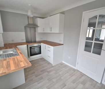 2 bedroom semi-detached house to rent - Photo 3