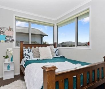 Lovely Four Bedroom Family Home - Papamoa - Photo 5