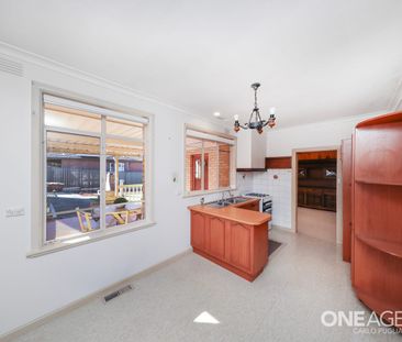 Charming Family Home in Prime Location – Space, Comfort & Unmatched... - Photo 4