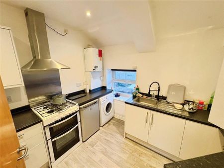 2 bedroom flat to rent - Photo 4