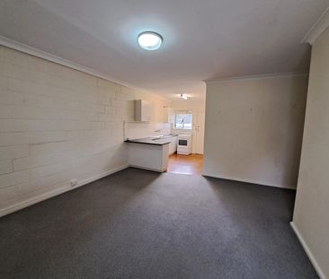 Quaint, Clean 2 Bedroom Unit - Photo 1