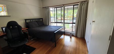 32 Woodlands Grove, Malvern East VIC 3145 - House For Rent | Domain - Photo 4