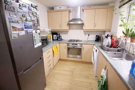 Broadoaks, BL9 - Photo 4