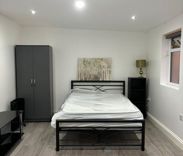 Studio Flat, Blythswood Road, IG3 - Photo 3