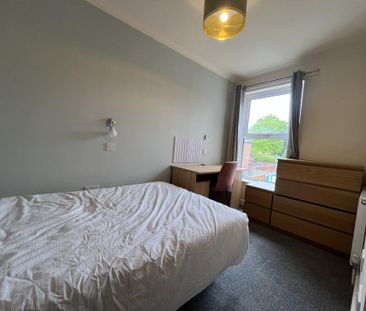 4 bedroom terraced house to rent - Photo 5