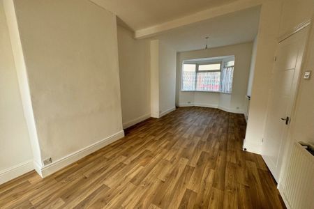 Chanterlands Avenue - Photo 3