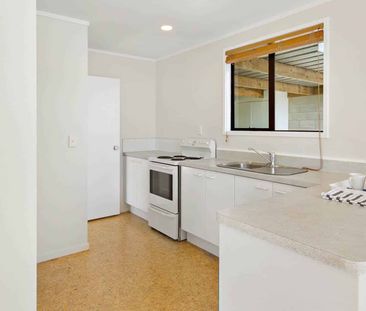 Tidy two bedroom home - Photo 3