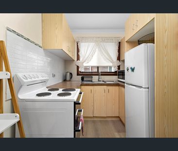 2/11 Gilmore Street, West Wollongong, NSW 2500 - Photo 1