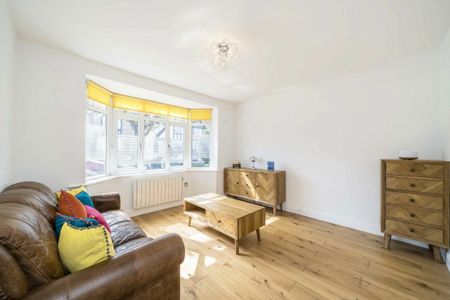 Cuckoo Dene, W7, London - Photo 5