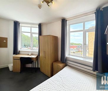 1 bedroom in a house share to rent - Photo 4