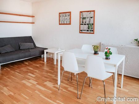 Logement à Paris, Location meublée - Photo 2