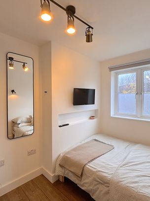 2 Bed Flat, John Williams Close, SE14 - Photo 1