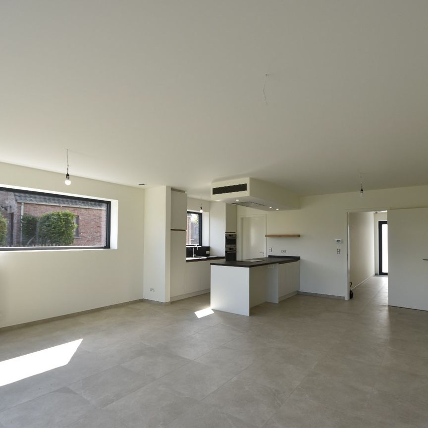 Ruime nieuwbouwwoning te huur in Sint-Pauwels - Photo 1