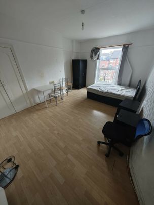 Woodsley Road, Woodhouse - Photo 1