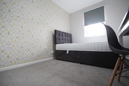 Westfield Court, Westfield Road, Hyde Park, LS3 1DL, Leeds - Photo 5