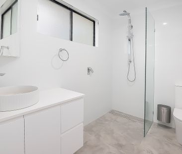 PRIVATE HOME IN BUSH SETTING - Photo 4