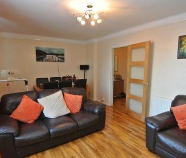 3 bedroom apartment to rent - Photo 3