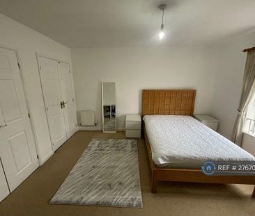 1 bedroom in a house share to rent - Photo 2