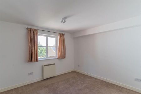 Saffron Walden, Essex - Photo 2