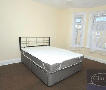 4 bedroom detached house to rent - Photo 2