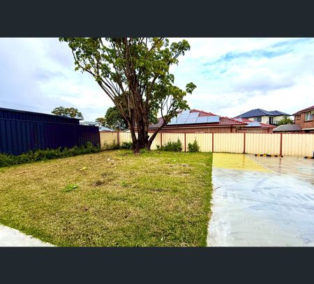 4/166 Roberts Road, Greenacre, NSW 2190 - Photo 5
