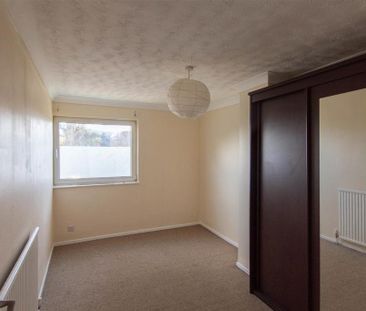 3 bedroom end of terrace house to rent - Photo 1