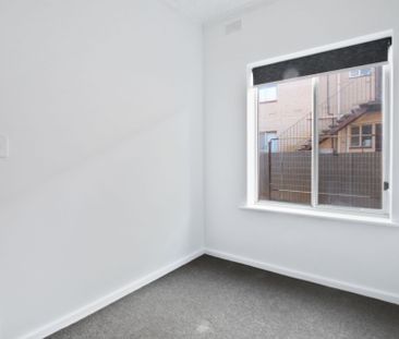 Cosy and Well-Maintained Two Bedroom Unit - Photo 6