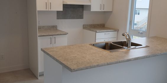 3 1/2 - 1 CHAMBRE/1 SALLE BAIN/EAU - Photo 3