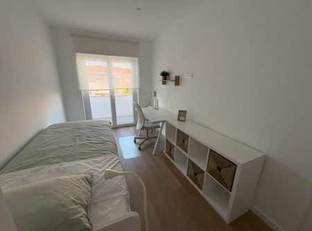 Praceta Primeiro de Maio, Amadora, Lisbon 2720 - Photo 2