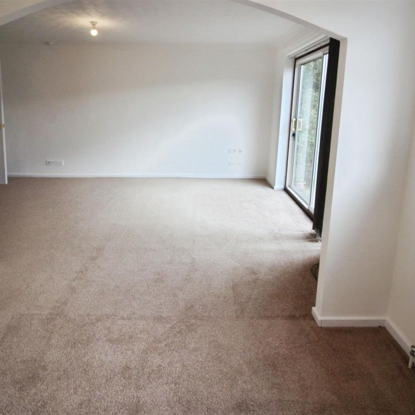 Cherrywood Gardens, Leeds - Photo 1