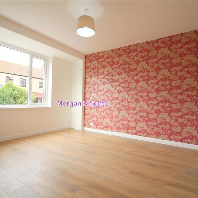 7 bedroom end of terrace house to rent - Photo 1