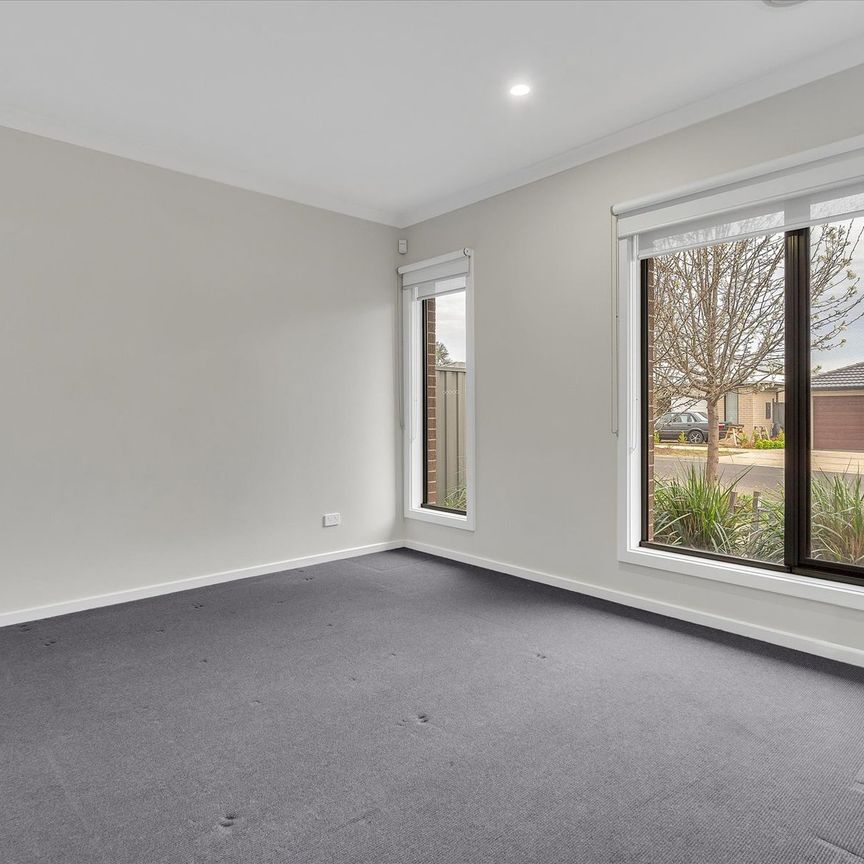 4 Monaco Grove, 3338, Strathtulloh Vic - Photo 1