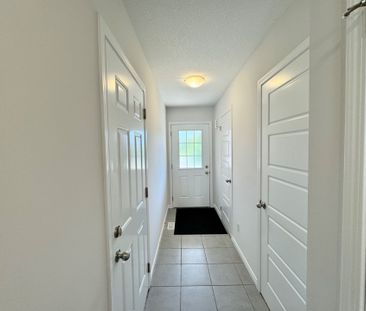 For Lease - 3186 Singleton Avenue Unit# 46, London South, Ontario - Photo 2