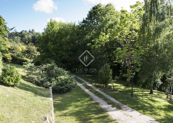 Outstanding country house with privacy, lovely views for long term let located in the Nigran, Pontevedra