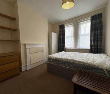 5 bedroom detached house to rent - Photo 1