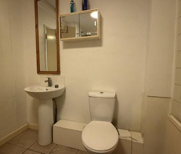 1 bedroom in a house share to rent - Photo 6