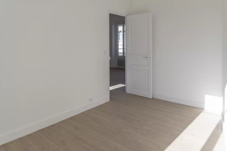 Location Appartement 3 pièces 52m² NICE 06100 - Photo 2