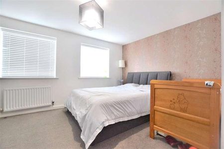 Yew Tree Road, Brockworth, Gloucester, Gloucestershire, GL3 - Photo 4