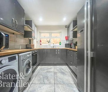 1 bedroom in a house share to rent - Photo 6