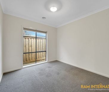 Well-maintained home in Riverwalk Estate, Close to All Major Amenities - Photo 4