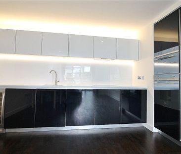 Pump House Crescent, Brentford, TW8 0HH - Photo 4