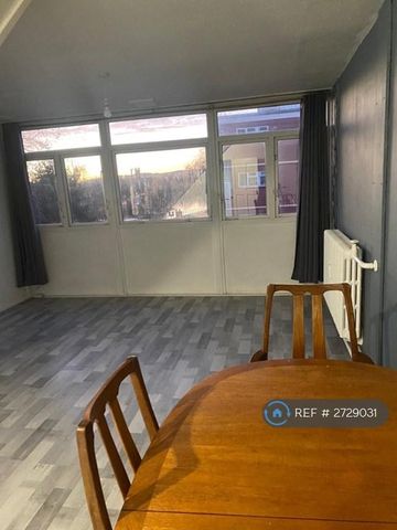 2 bedroom maisonette to rent - Photo 5