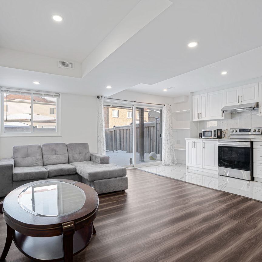 For Lease - 2515 Standardbred Drive, Oshawa, Ontario - Photo 1