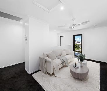 Modern Family Home in Prime Palmview Location - Photo 2