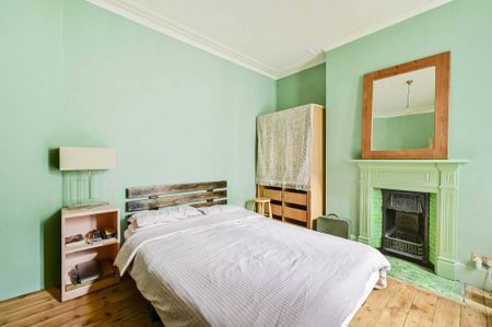 3 bedroom flat to rent - Photo 2