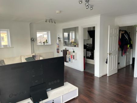 2 Bed Penthouse, Boleyn House, E16 - Photo 2