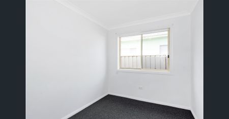 Family Home Close to Lake Macquarie - Photo 2